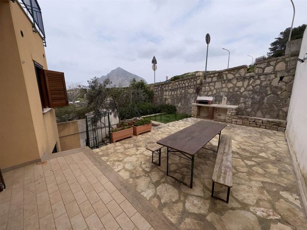 casa indipendente in vendita a Custonaci