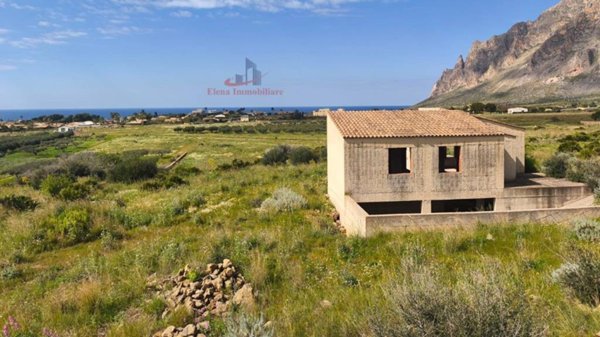 casa indipendente in vendita a Custonaci in zona Cornino