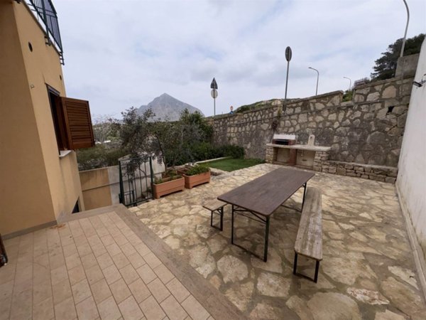 casa indipendente in vendita a Custonaci