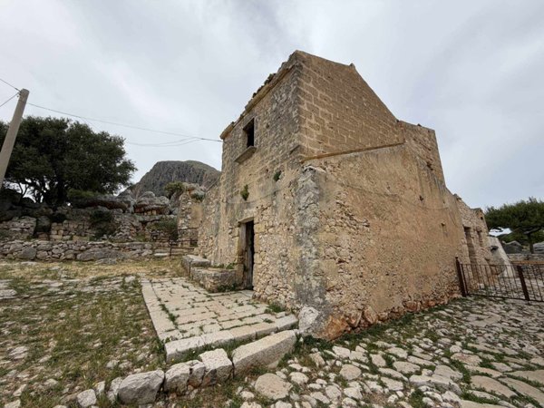 casa indipendente in vendita a Custonaci in zona Cornino