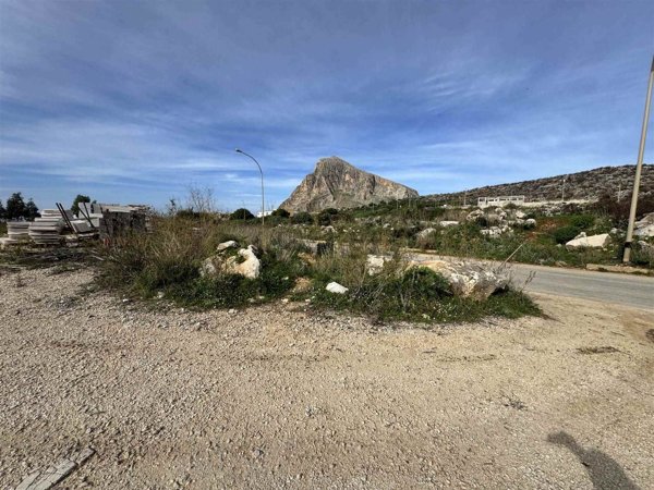 terreno industriale in vendita a Custonaci in zona Assieni
