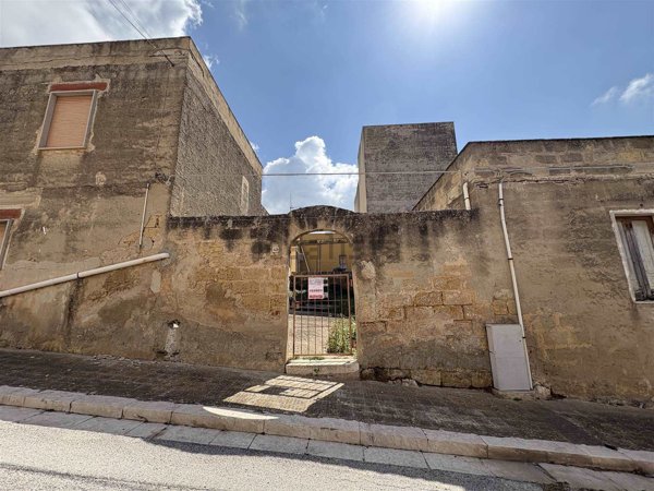 casa indipendente in vendita a Custonaci in zona Santa Lucia