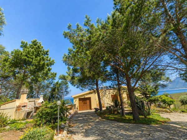 casa indipendente in vendita a Custonaci