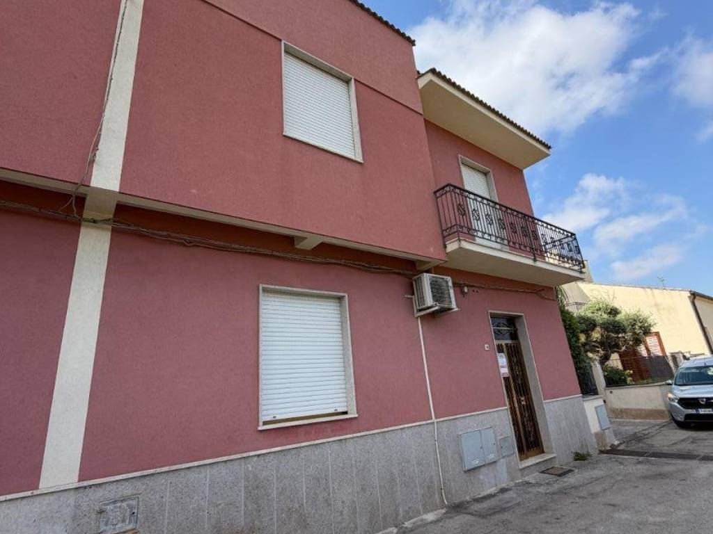 intera palazzina in vendita a Custonaci in zona Assieni