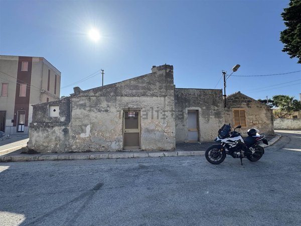 casa semindipendente in vendita a Custonaci in zona Assieni