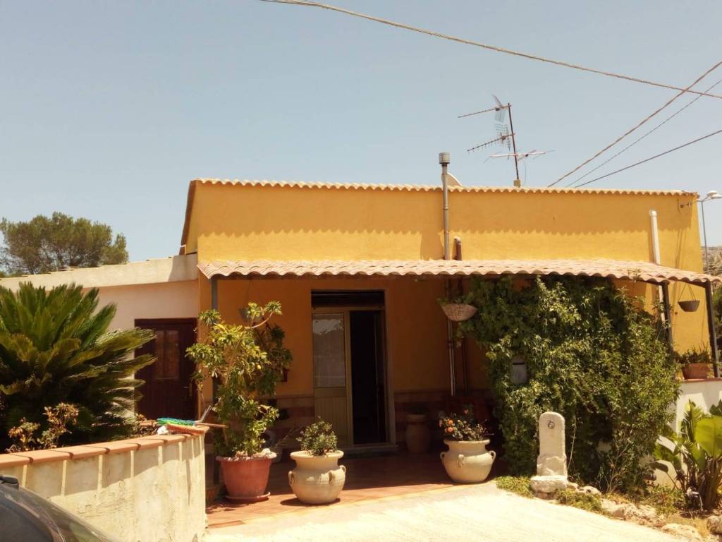 casa indipendente in vendita a Custonaci
