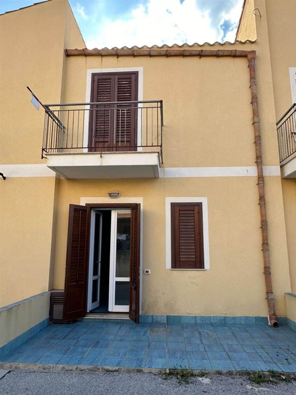 casa indipendente in vendita a Custonaci in zona Cornino