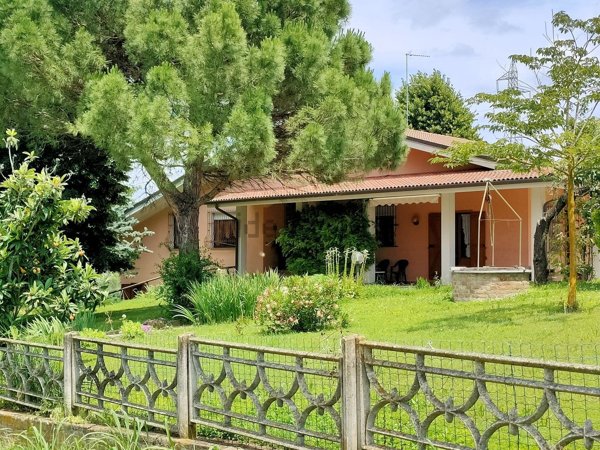 casa indipendente in vendita a Moasca