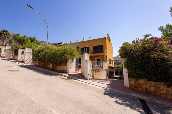 casa indipendente in vendita ad Erice