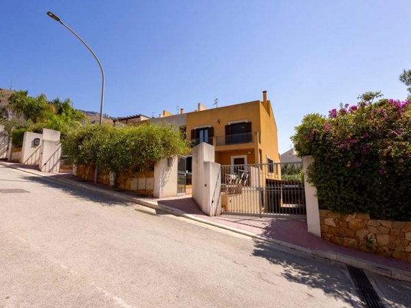 casa indipendente in vendita ad Erice