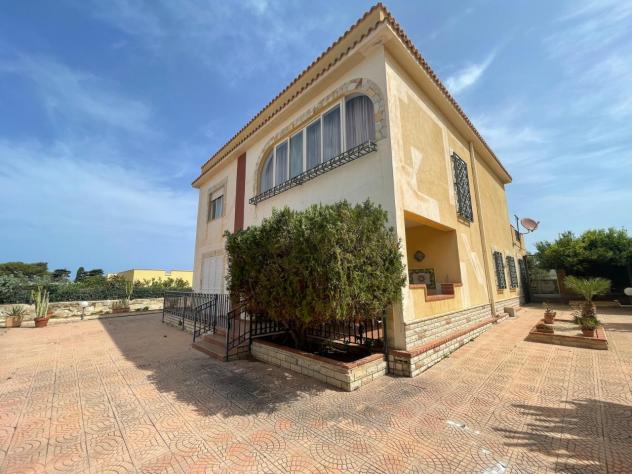 casa indipendente in vendita ad Erice in zona Pizzolungo