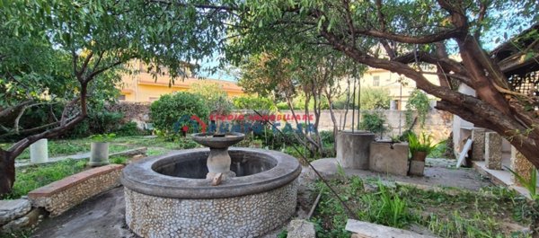casa indipendente in vendita ad Erice