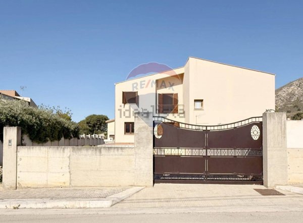 casa indipendente in vendita ad Erice