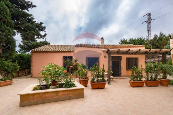 casa indipendente in vendita ad Erice