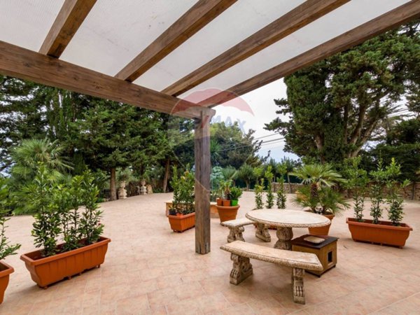 casa indipendente in vendita ad Erice