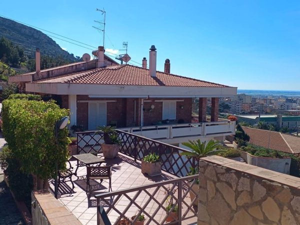 casa indipendente in vendita ad Erice in zona Casa Santa