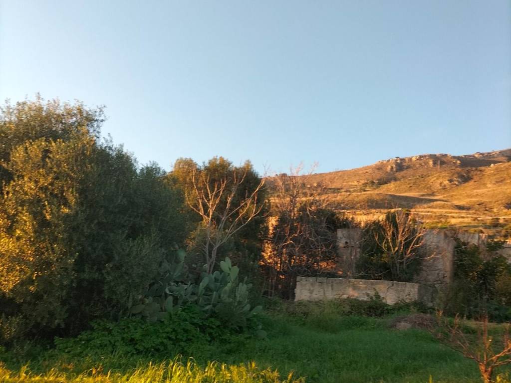 terreno edificabile in vendita ad Erice in zona Casa Santa