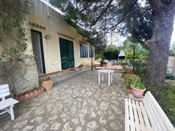 casa indipendente in vendita ad Erice in zona Pizzolungo