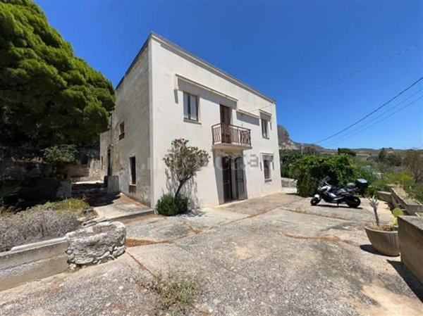 casa indipendente in vendita ad Erice