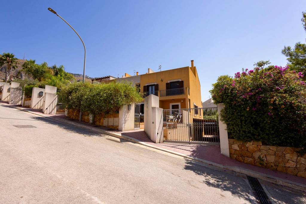 casa indipendente in vendita ad Erice