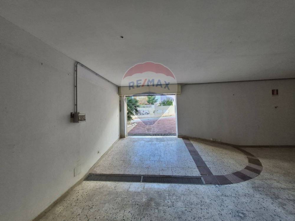 locale commerciale in vendita ad Erice in zona Casa Santa