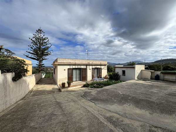 casa indipendente in vendita ad Erice