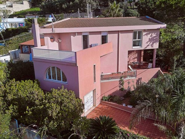 casa indipendente in vendita ad Erice in zona Pizzolungo