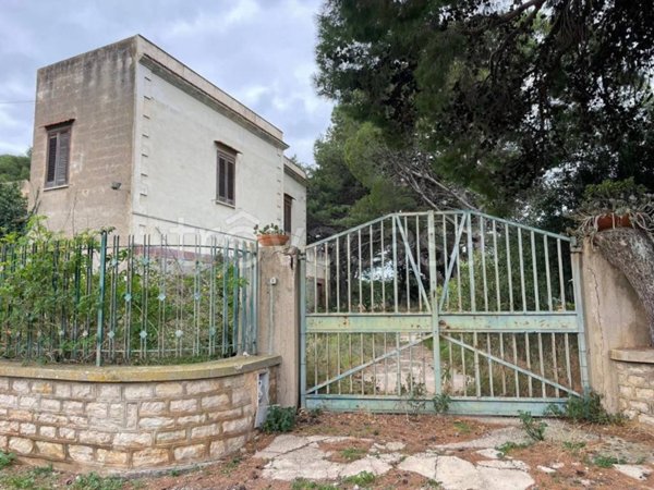 casa indipendente in vendita ad Erice in zona Pizzolungo