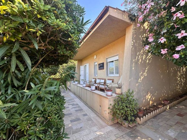 casa indipendente in vendita ad Erice in zona Pizzolungo