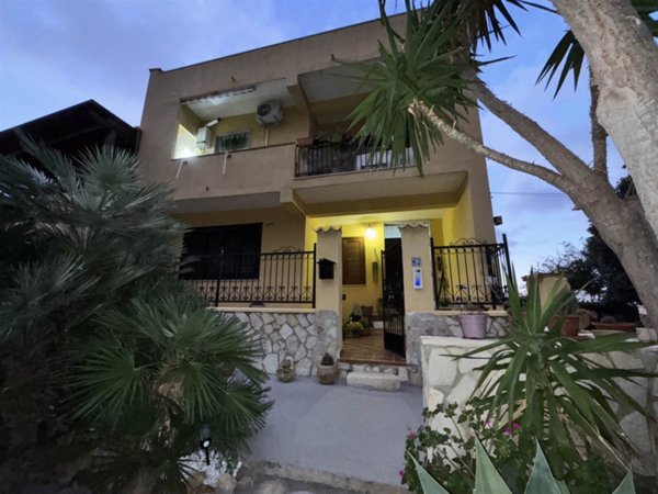 casa indipendente in vendita ad Erice in zona Casa Santa