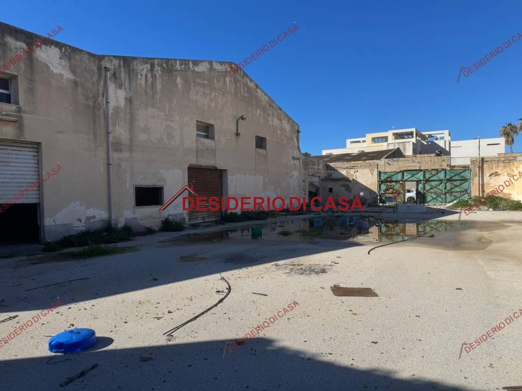 negozio in vendita ad Erice in zona Casa Santa