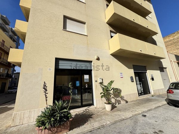 locale commerciale in vendita ad Erice