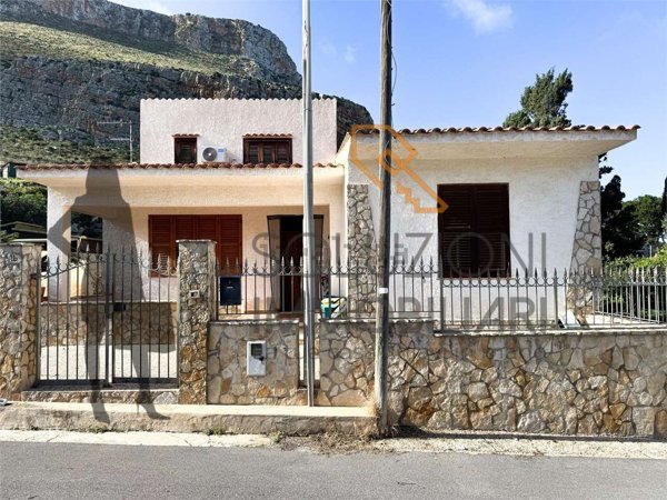 casa indipendente in vendita ad Erice