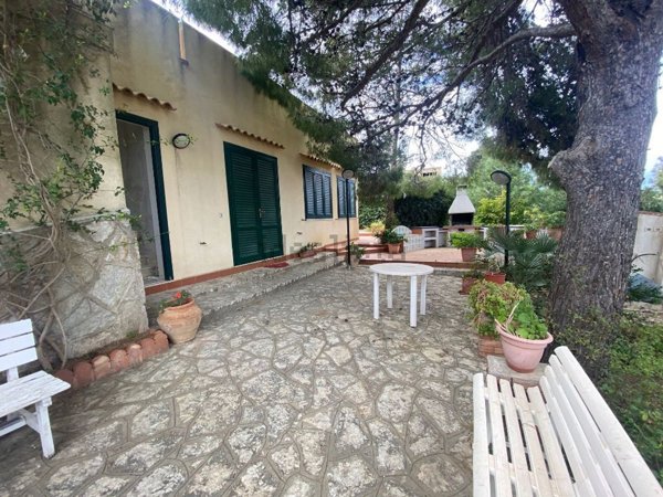 casa indipendente in vendita ad Erice