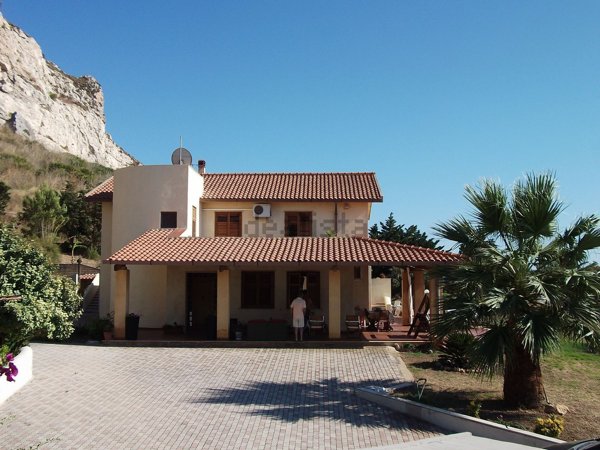 pentavano in vendita ad Erice