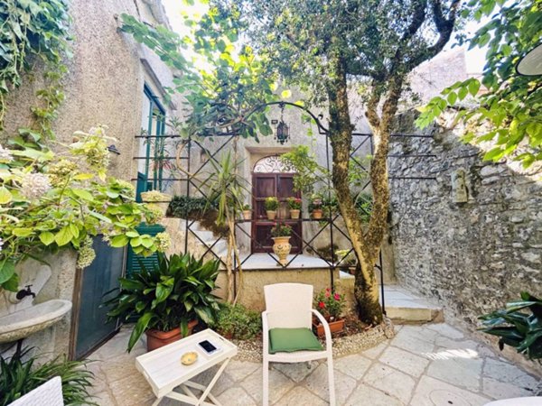 casa indipendente in vendita ad Erice