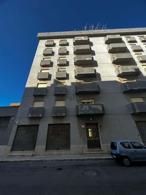 locale di sgombero in vendita ad Erice