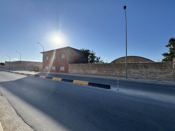 locale di sgombero in vendita ad Erice in zona Pizzolungo