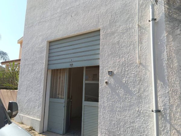 locale commerciale in vendita ad Erice