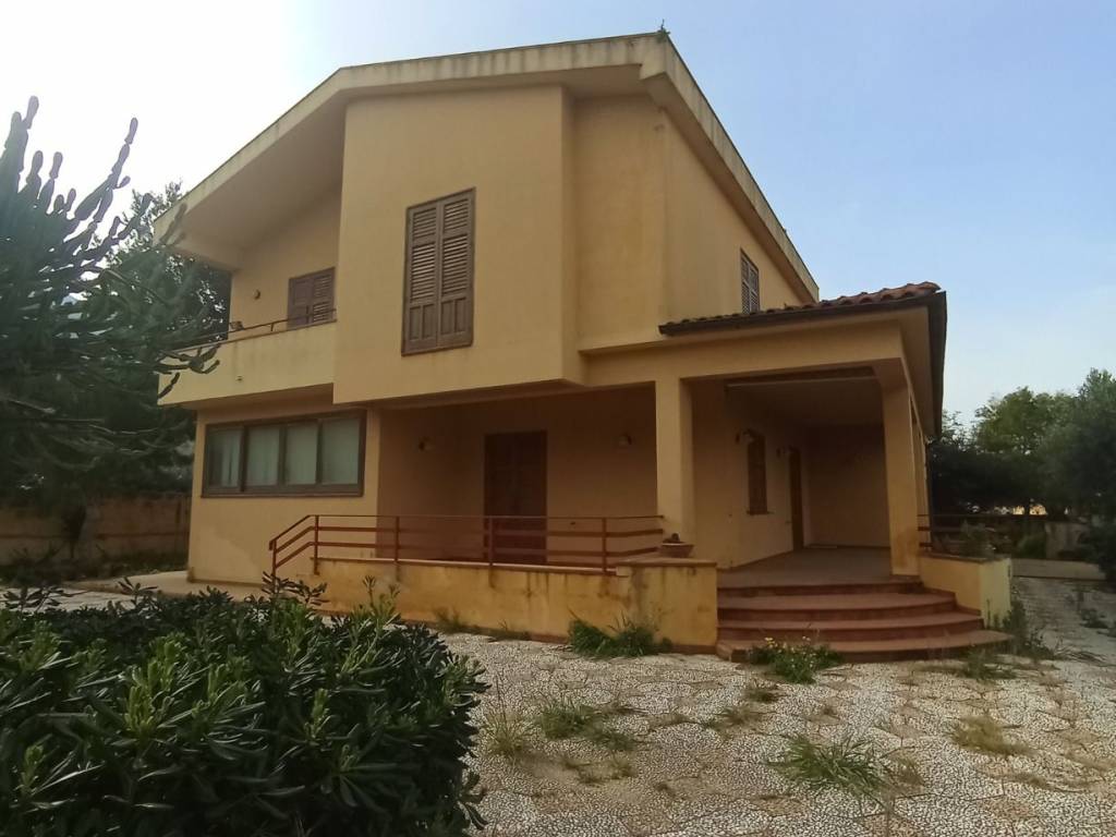 casa indipendente in vendita ad Erice in zona Pizzolungo