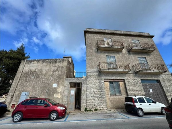 intera palazzina in vendita ad Erice