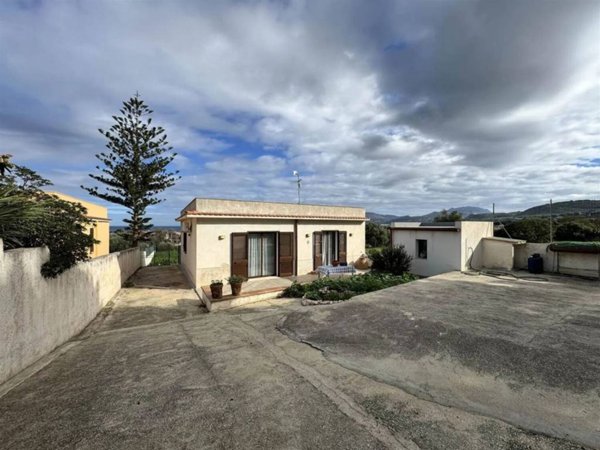 casa indipendente in vendita ad Erice