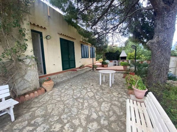 casa indipendente in vendita ad Erice in zona Pizzolungo