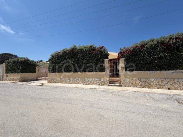 casa indipendente in vendita ad Erice in zona Pizzolungo