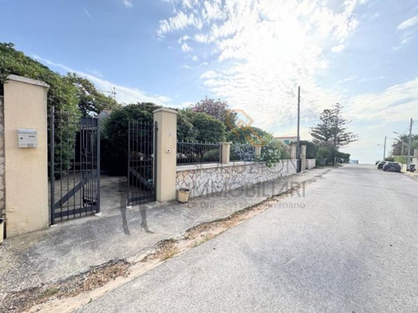 casa indipendente in vendita ad Erice in zona Pizzolungo