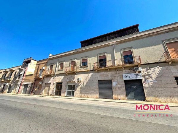 locale commerciale in vendita ad Erice