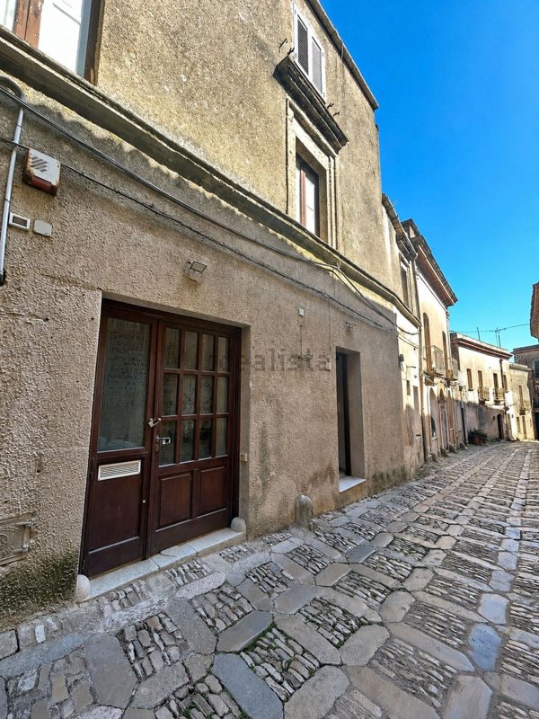 locale commerciale in vendita ad Erice