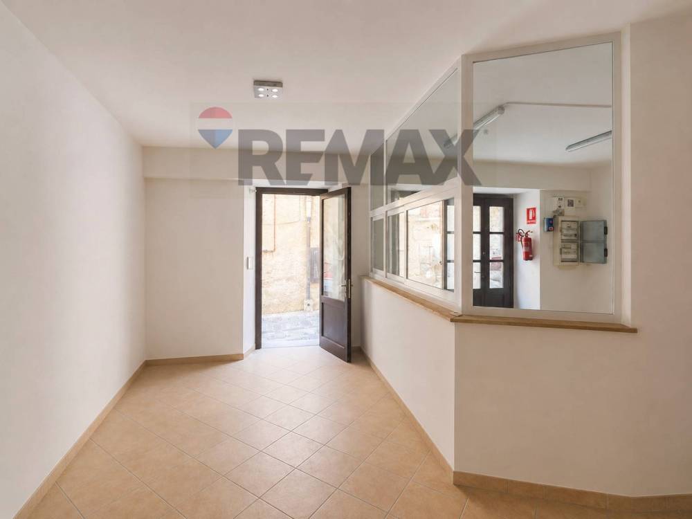 locale commerciale in vendita ad Erice