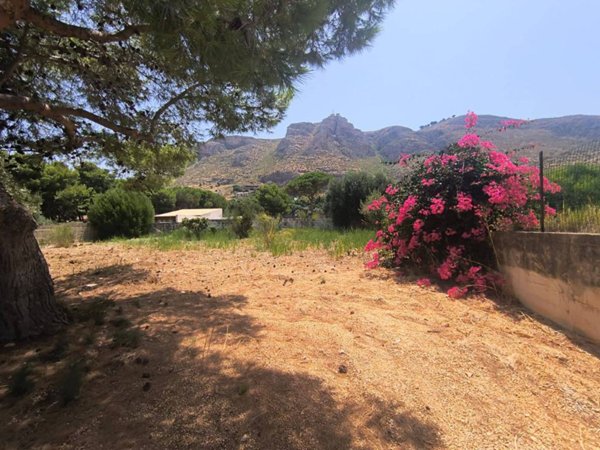 terreno agricolo in vendita ad Erice in zona Pizzolungo