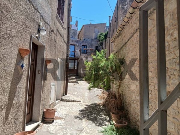casa indipendente in vendita ad Erice